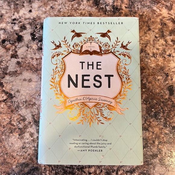 Book by Cynthia D’Aprix Sweeney The Nest - Picture 1 of 3